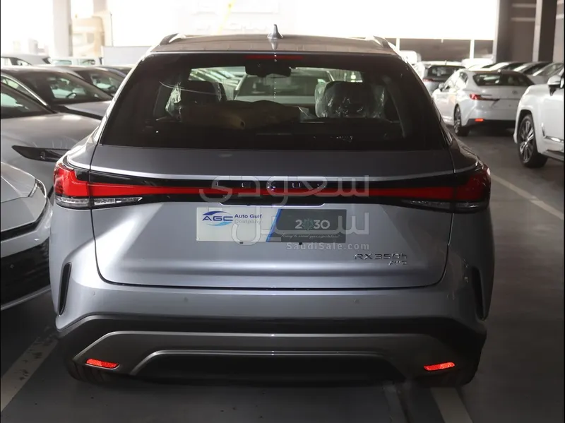 2026 لكزس أر إكس 350