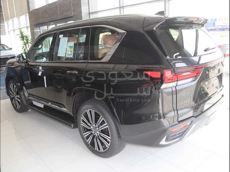 2026 لكزس إل إكس 600