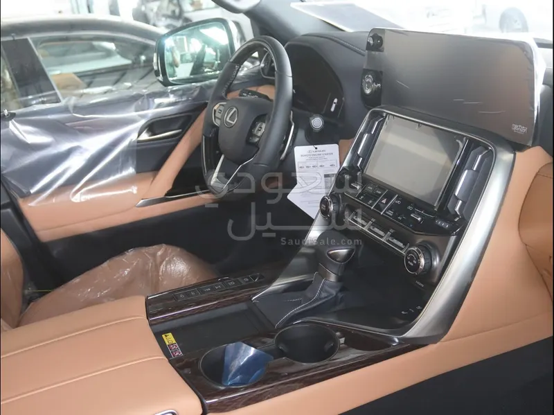 2026 لكزس إل إكس 600