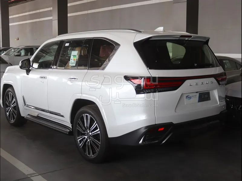 2026 لكزس إل إكس 600