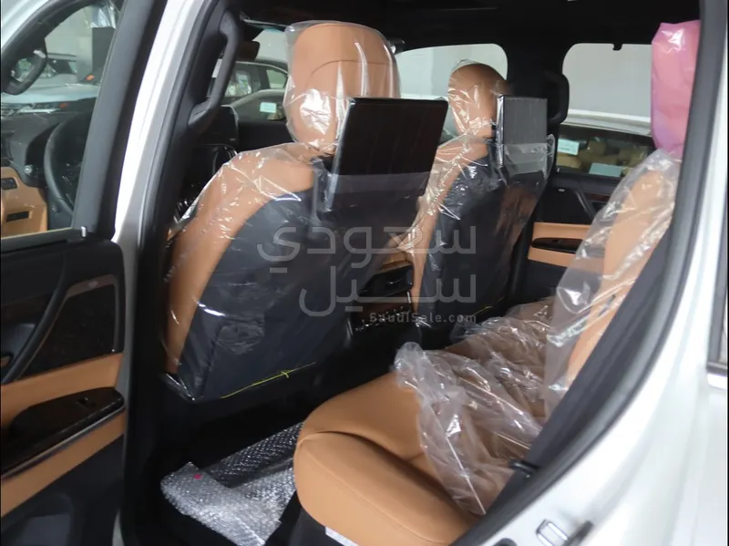 2026 لكزس إل إكس 600