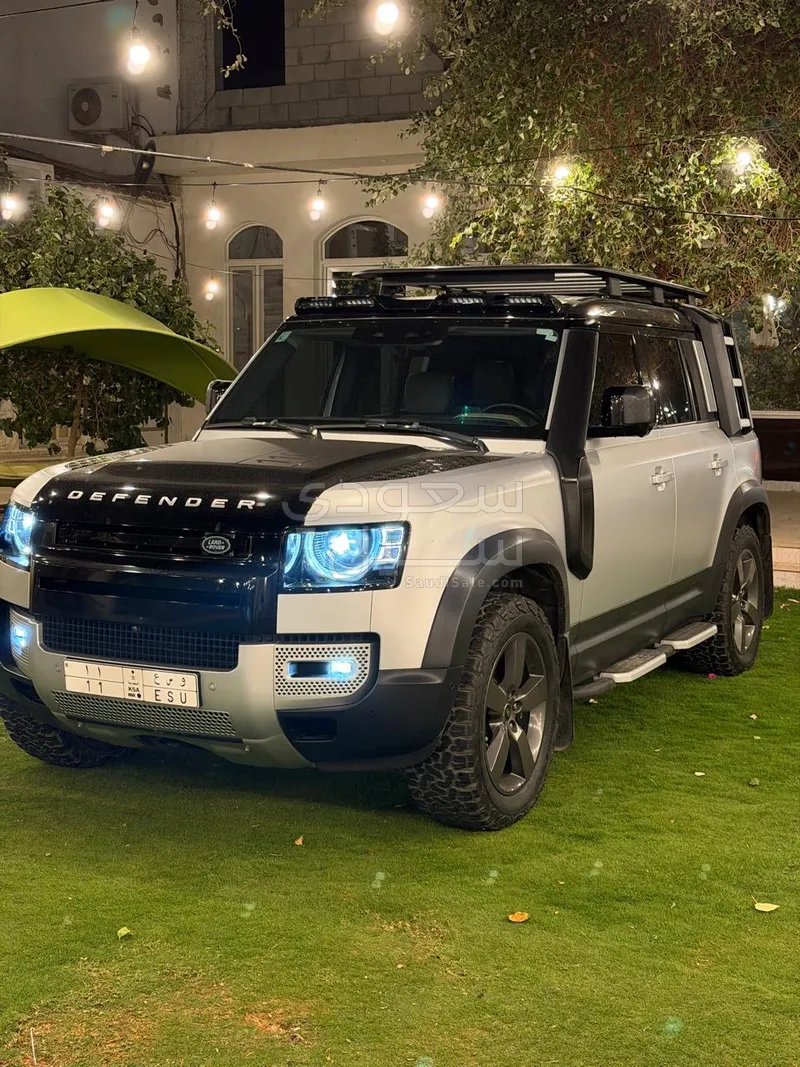 2020 لاند روفر ديفيندر 110