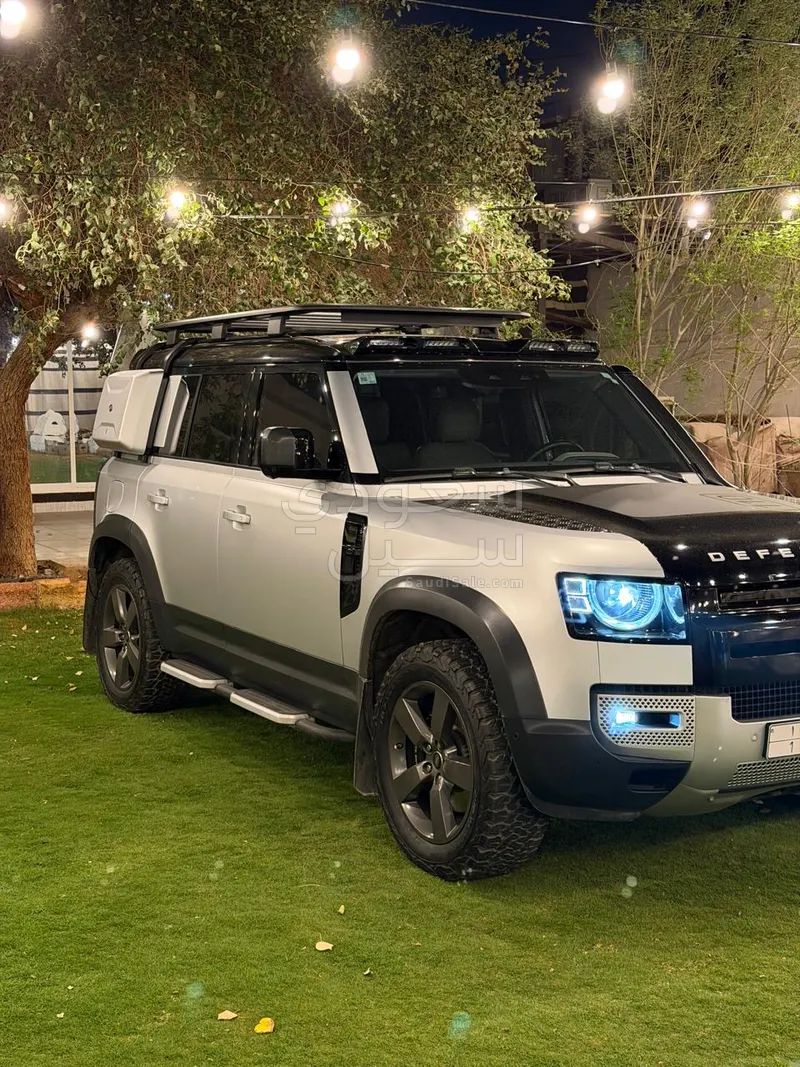 2020 لاند روفر ديفيندر 110