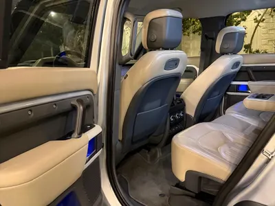 2020 لاند روفر ديفيندر 110