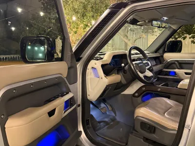 2020 لاند روفر ديفيندر 110