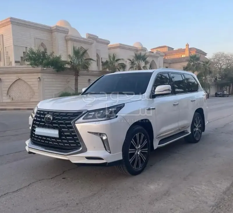 2018 لكزس إل إكس 570 اس