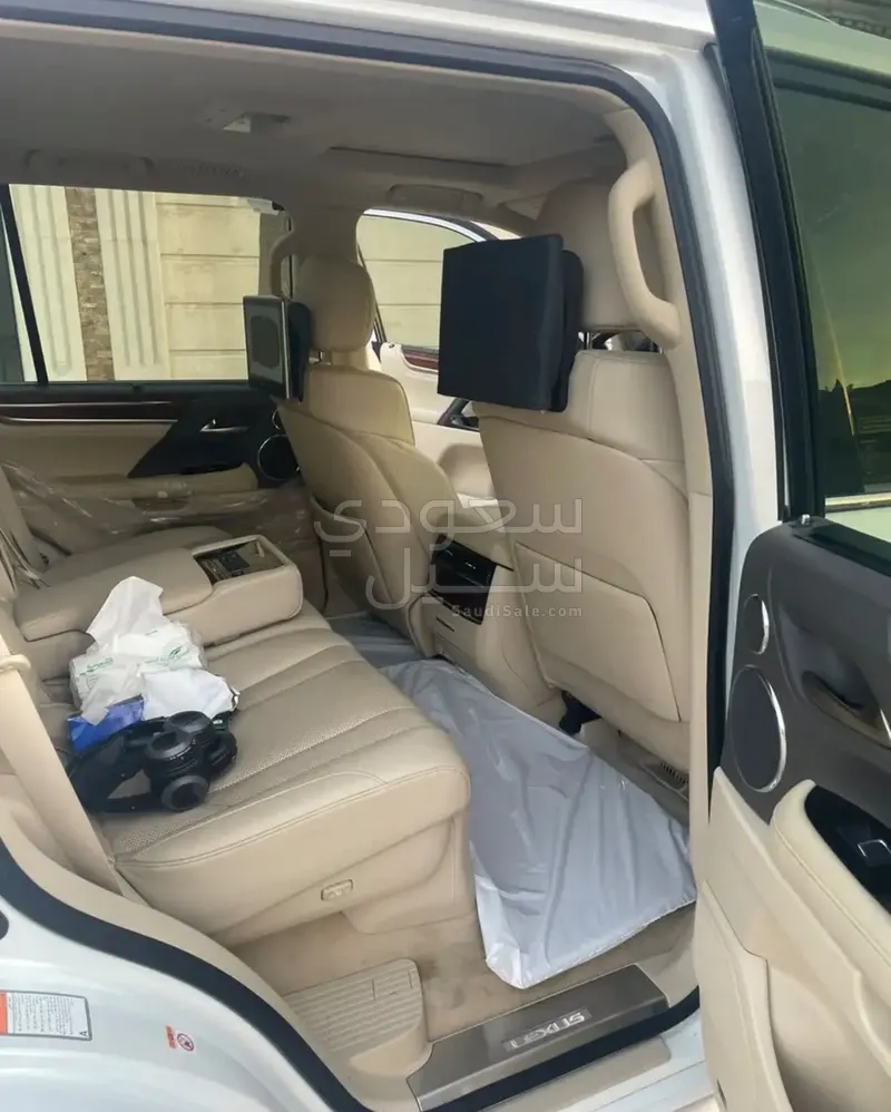 2018 لكزس إل إكس 570 اس