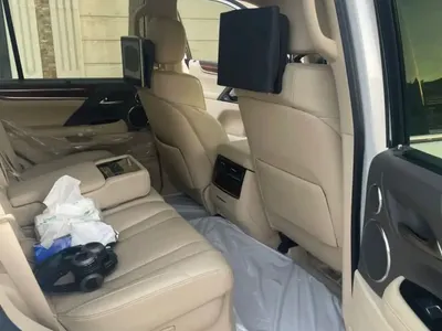 2018 لكزس إل إكس 570 اس