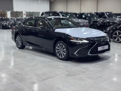2025 Lexus ES 250