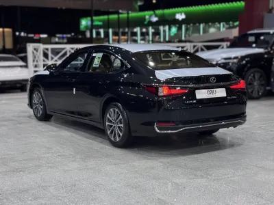 2025 Lexus ES 250