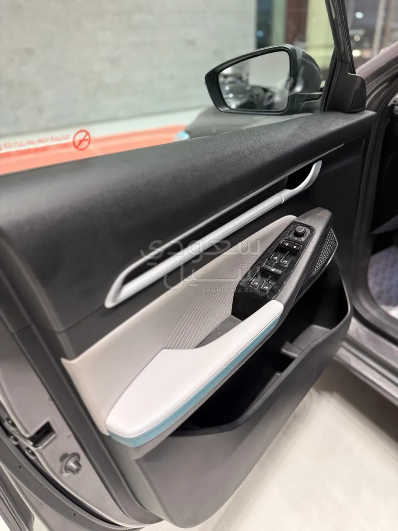 2025 جيلي امجراند جي كي