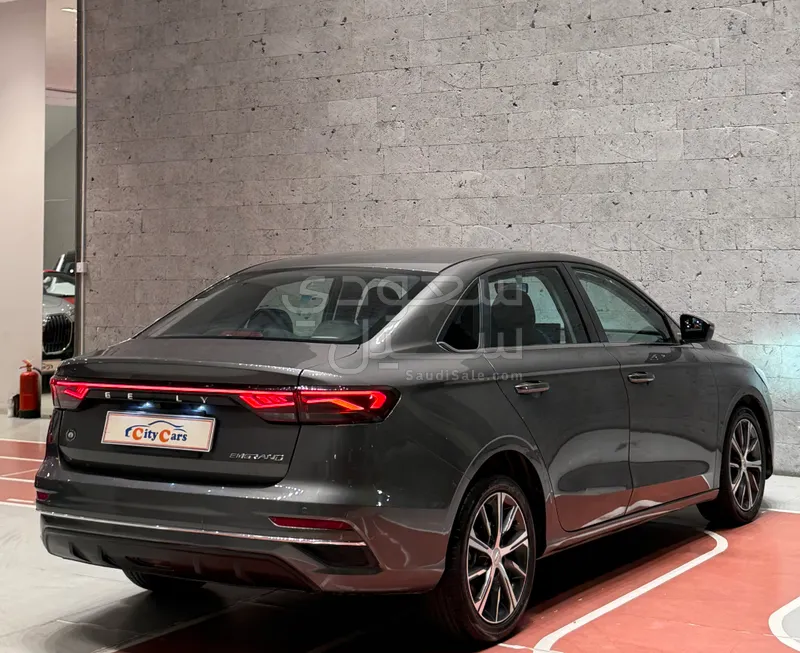 2025 جيلي امجراند جي كي