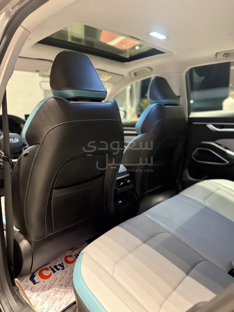 2025 جيلي امجراند جي كي