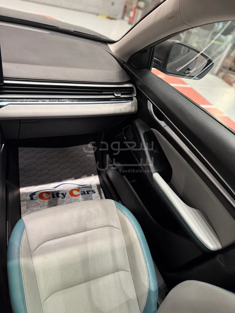 2025 جيلي امجراند جي كي