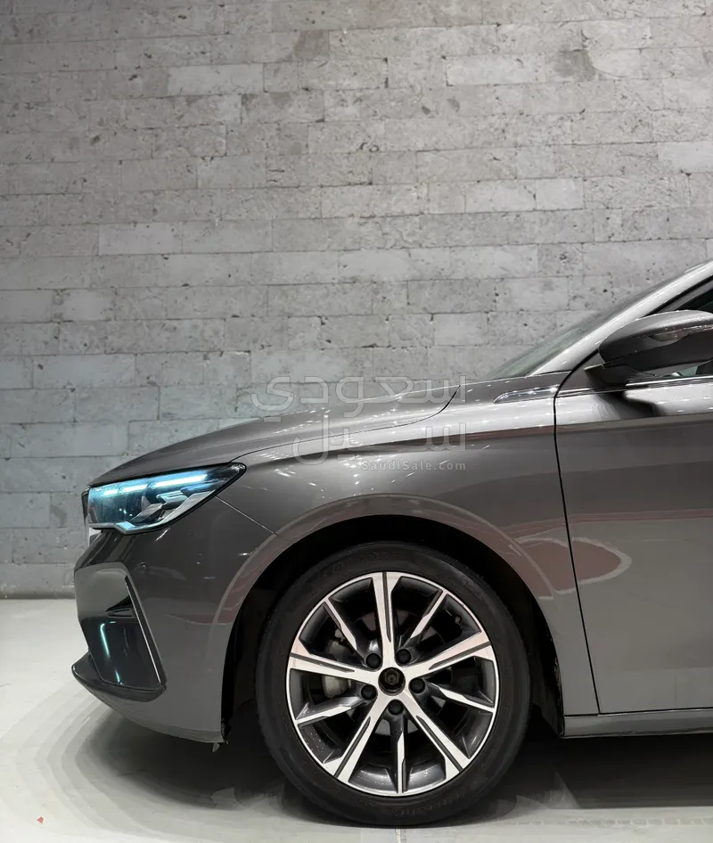 2025 جيلي امجراند جي كي