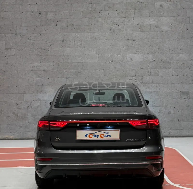 2025 جيلي امجراند جي كي