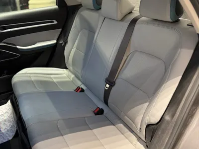 2025 جيلي امجراند جي كي