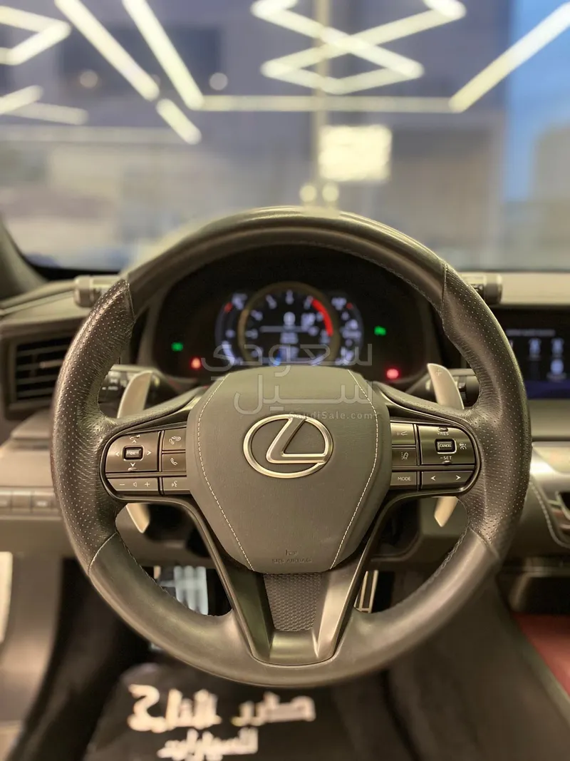 2023 لكزس إل سي 500