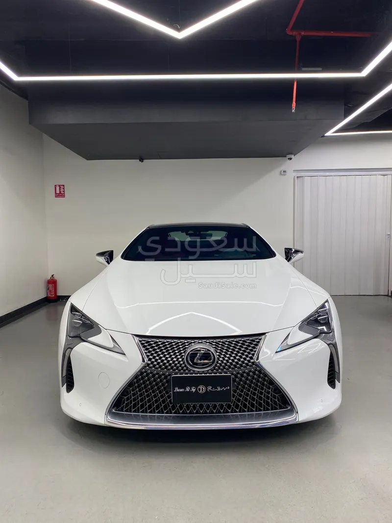 2023 لكزس إل سي 500