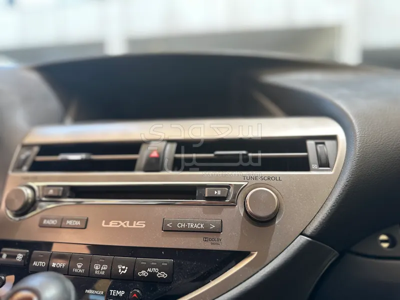 2015 لكزس أر إكس 350