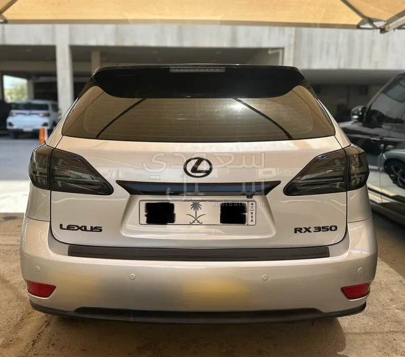 2015 لكزس أر إكس 350