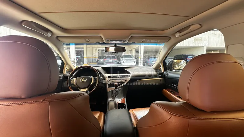 2015 لكزس أر إكس 350