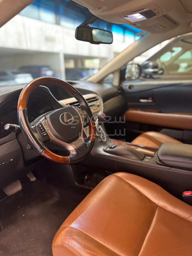 2015 لكزس أر إكس 350