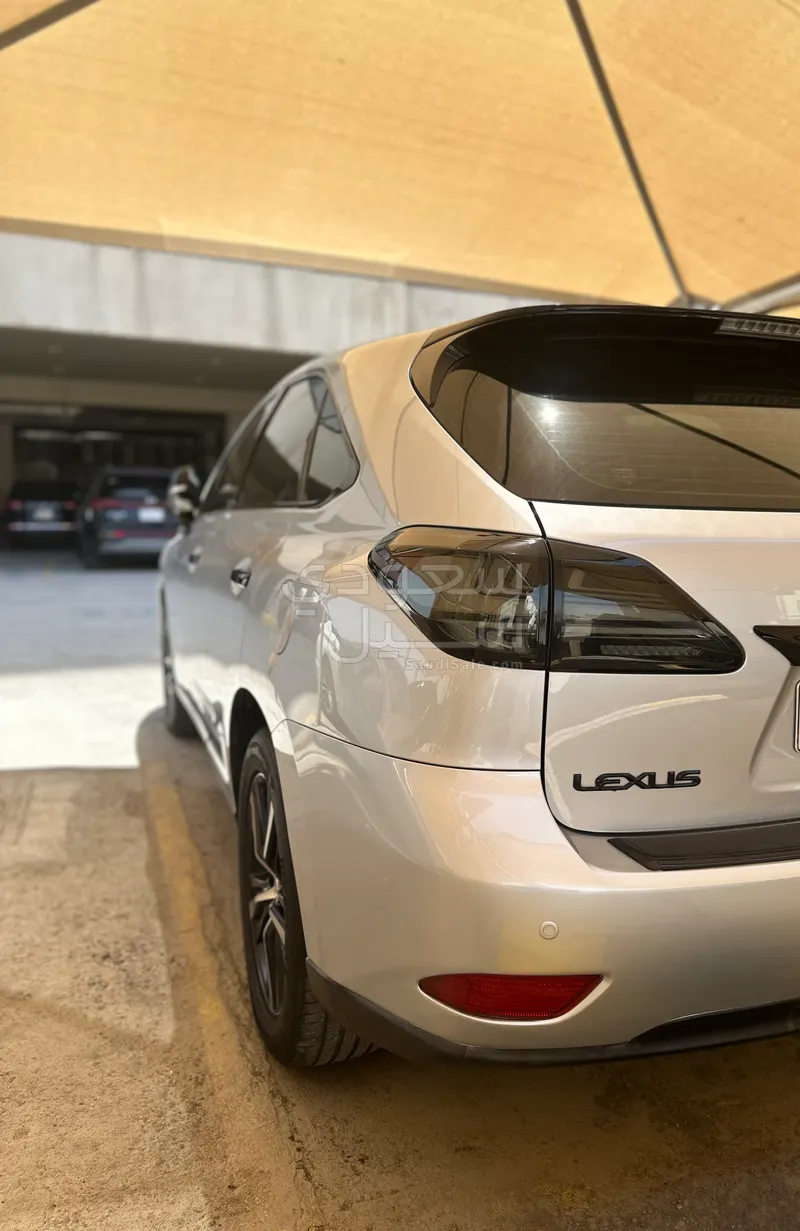 2015 لكزس أر إكس 350