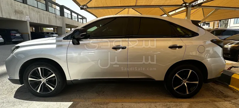 2015 لكزس أر إكس 350