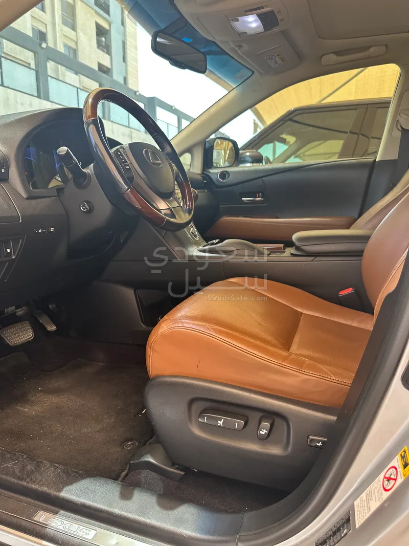 2015 لكزس أر إكس 350