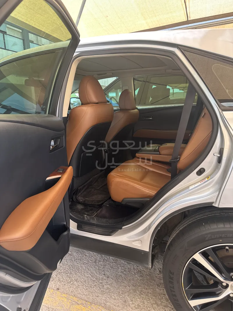 2015 لكزس أر إكس 350