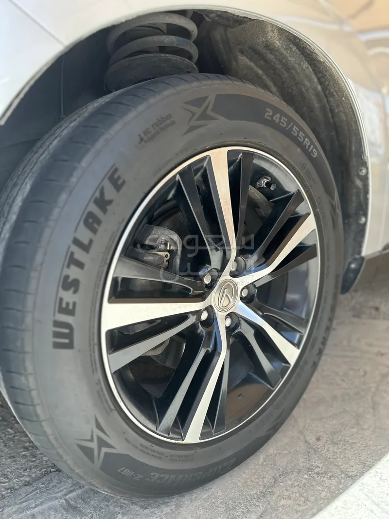 2015 لكزس أر إكس 350