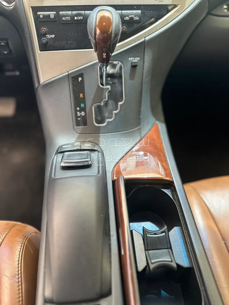 2015 لكزس أر إكس 350