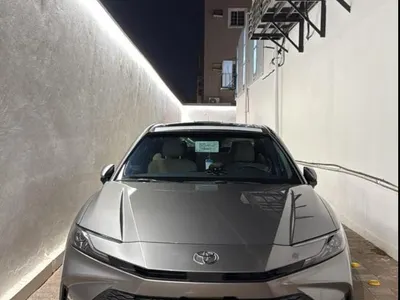 2025 تويوتا كامري ال اي