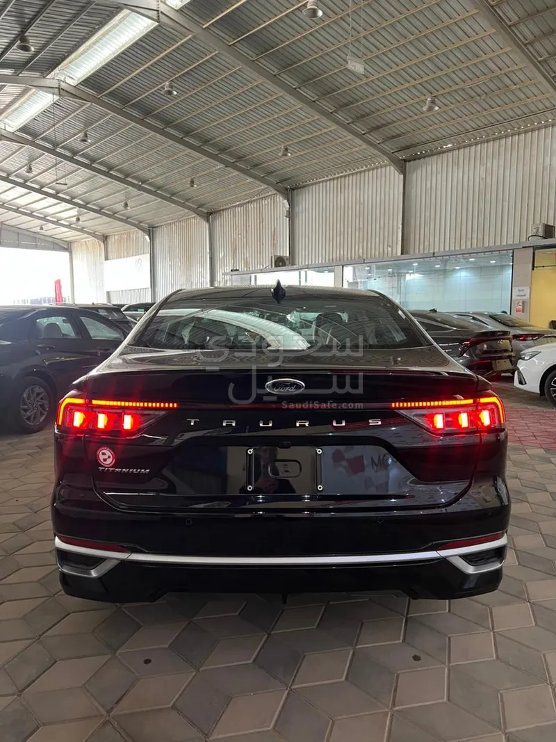 2026 فورد توروس تايتينيوم