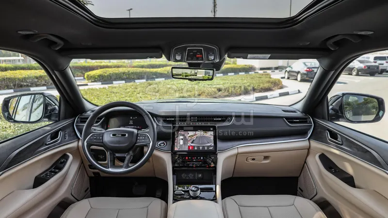 2025 جييب جراند شيروكي ليمتد بلس