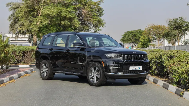 2025 جييب جراند شيروكي ليمتد بلس