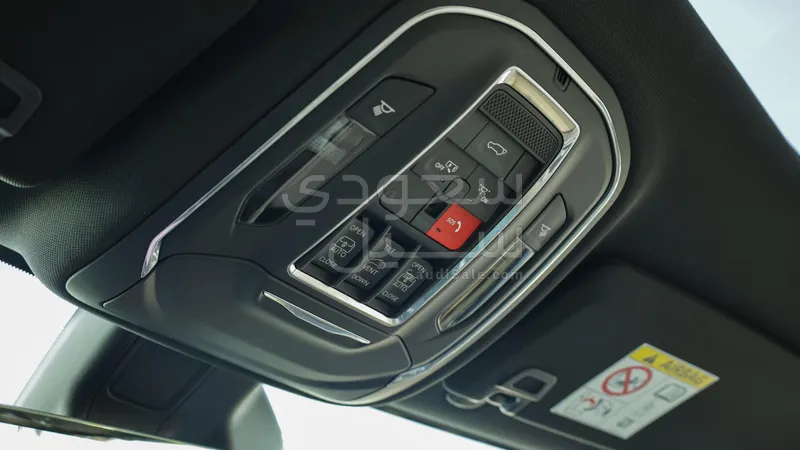 2025 جييب جراند شيروكي ليمتد بلس