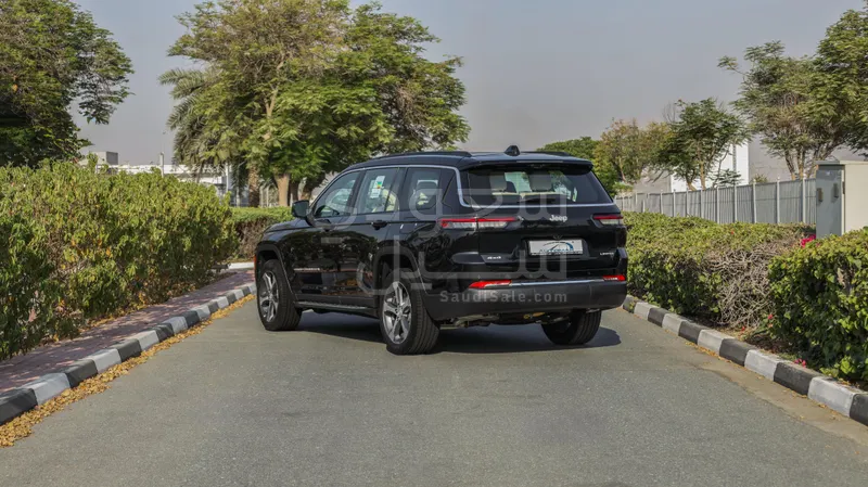 2025 جييب جراند شيروكي ليمتد بلس