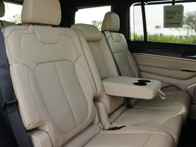 2025 جييب جراند شيروكي ليمتد بلس