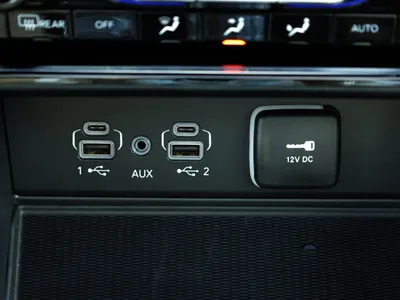 2025 جييب جراند شيروكي ليمتد بلس