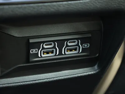 2025 جييب جراند شيروكي ليمتد بلس