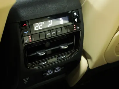 2025 جييب جراند شيروكي ليمتد بلس