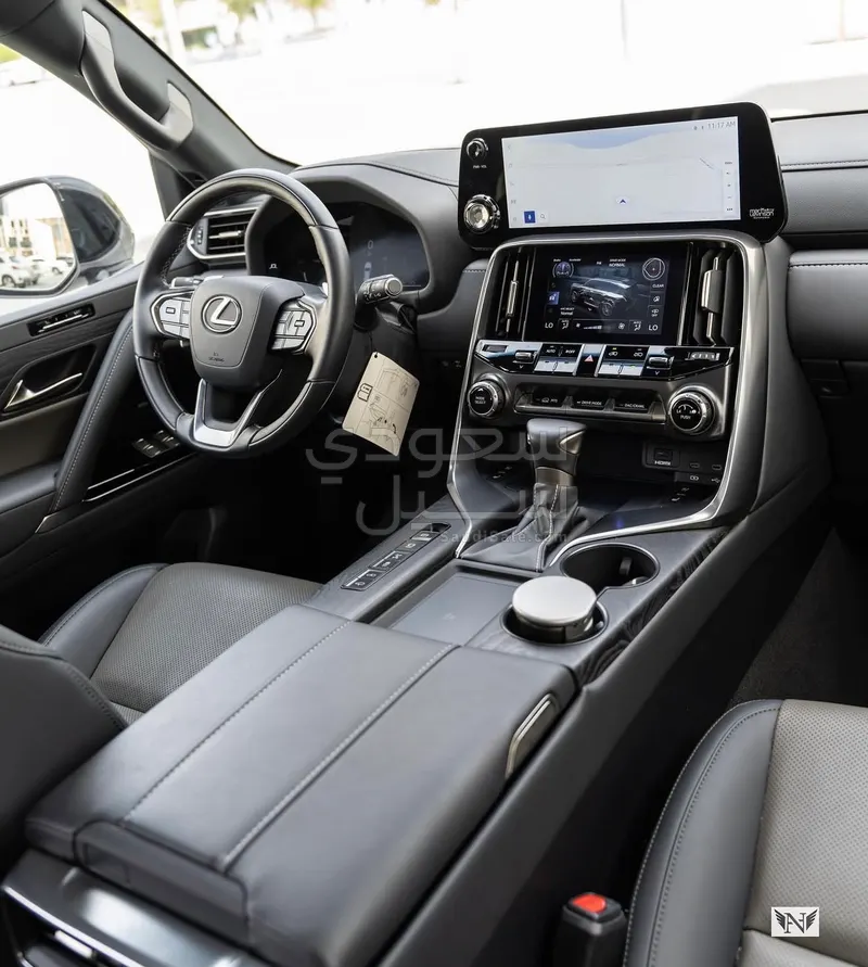 2025 لكزس إل إكس 600 اوف رود