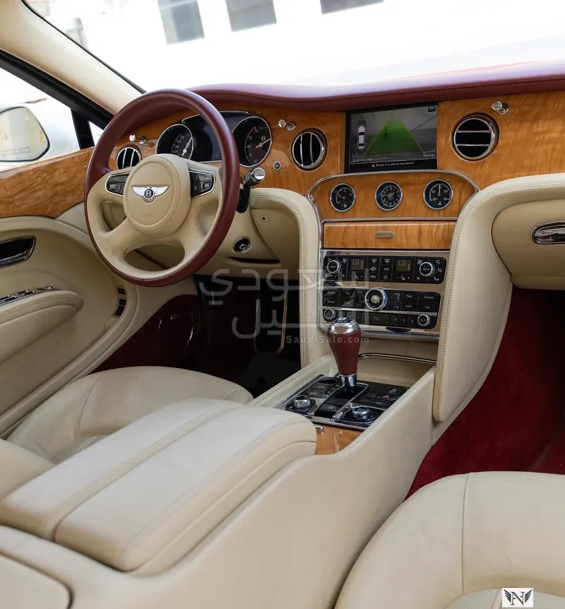 2011 بنتلي مولسان