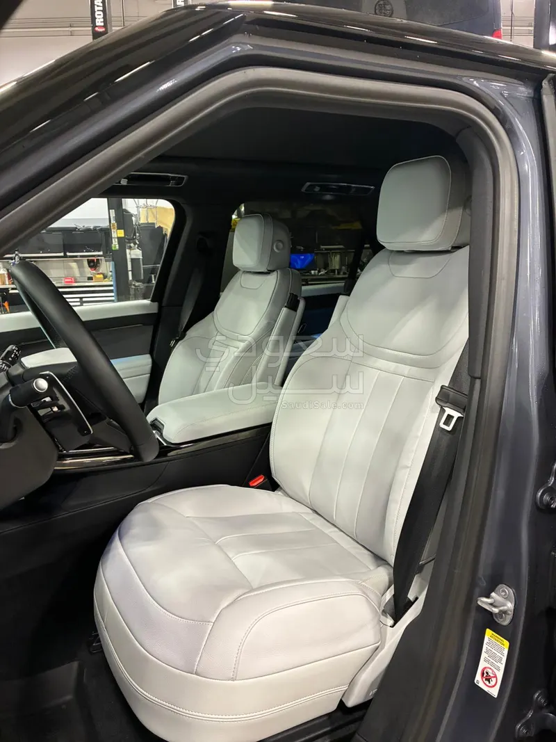 2026 لاند روفر رينج روفر سبورت اتش اس اي