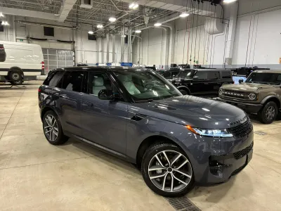 2026 لاند روفر رينج روفر سبورت اتش اس اي