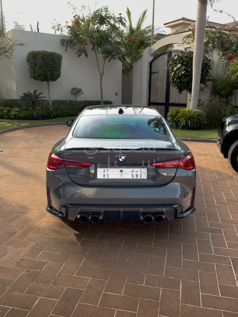 2025 بي ام دبليو الفئة ام إم 4 كومبيتيشن