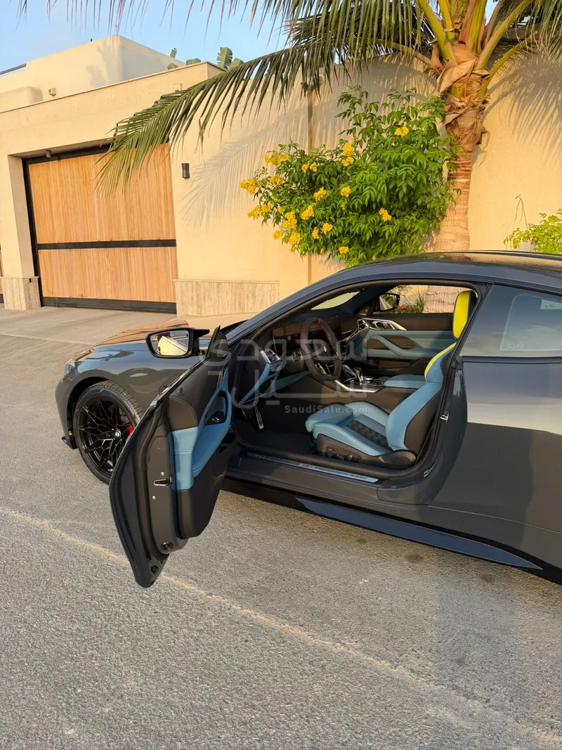 2025 بي ام دبليو الفئة ام إم 4 كومبيتيشن