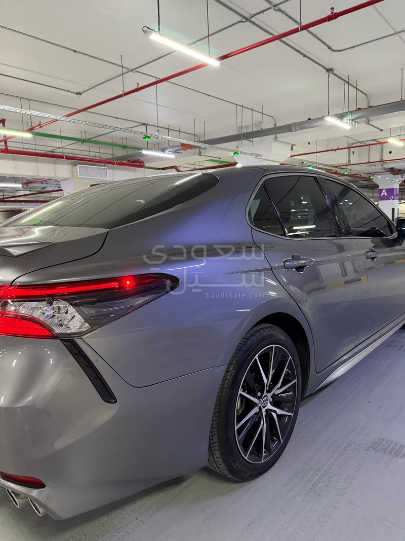 2023 تويوتا كامري اس اي